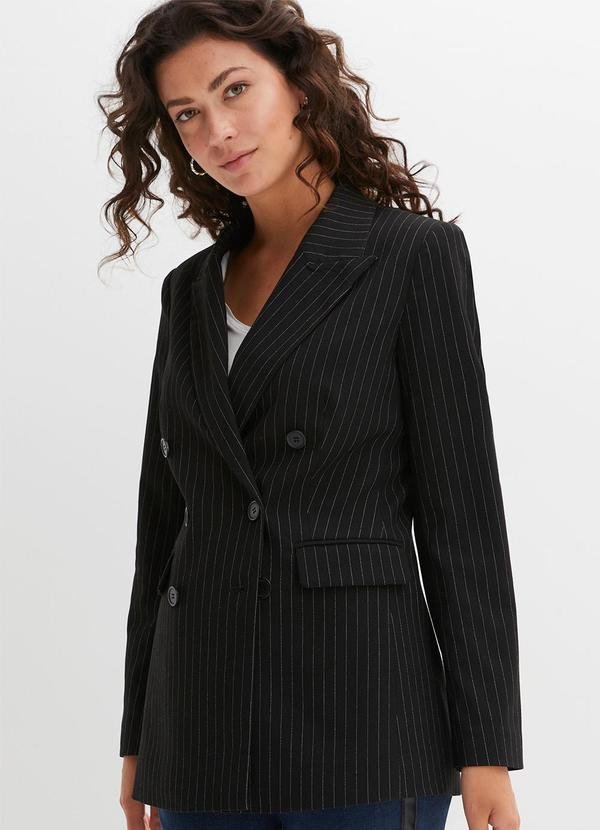 Blazer Preto em Alfaiataria Risca de Giz