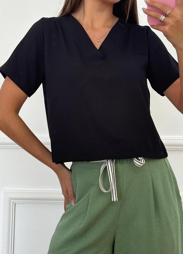 Imagem principal Blusa Cropped com Decote V Preto Doce Tom Doce Tom