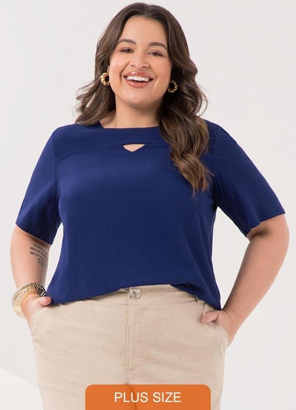 Blusa D Plus Size com Recorte no Decote Azul