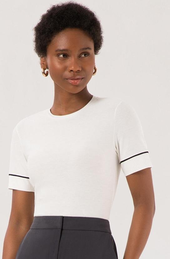 Blusa de Mangas Curtas com Recortes Crepe Branco
