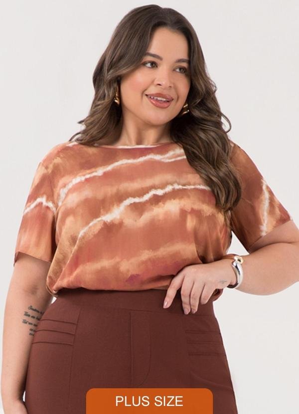 Blusa Estampada de Mangas Curtas Plus Size Bege