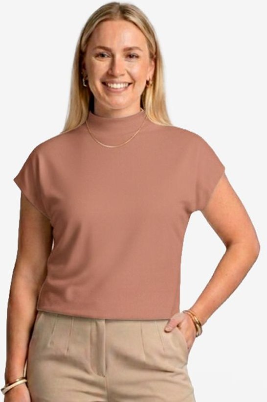 Blusa Feminina com Gola Chaminé Marrom