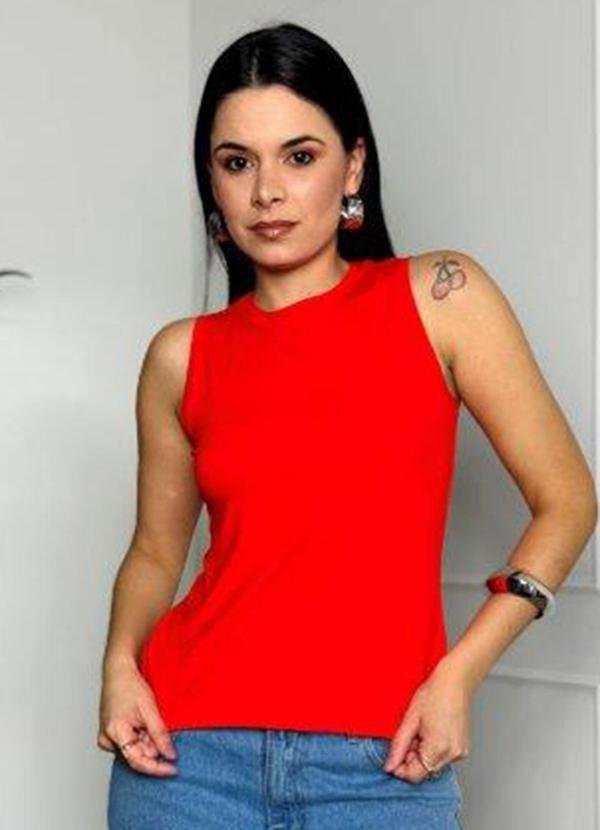 Imagem principal Regata Básica em Malha Vermelho Doce Tom Doce Tom
