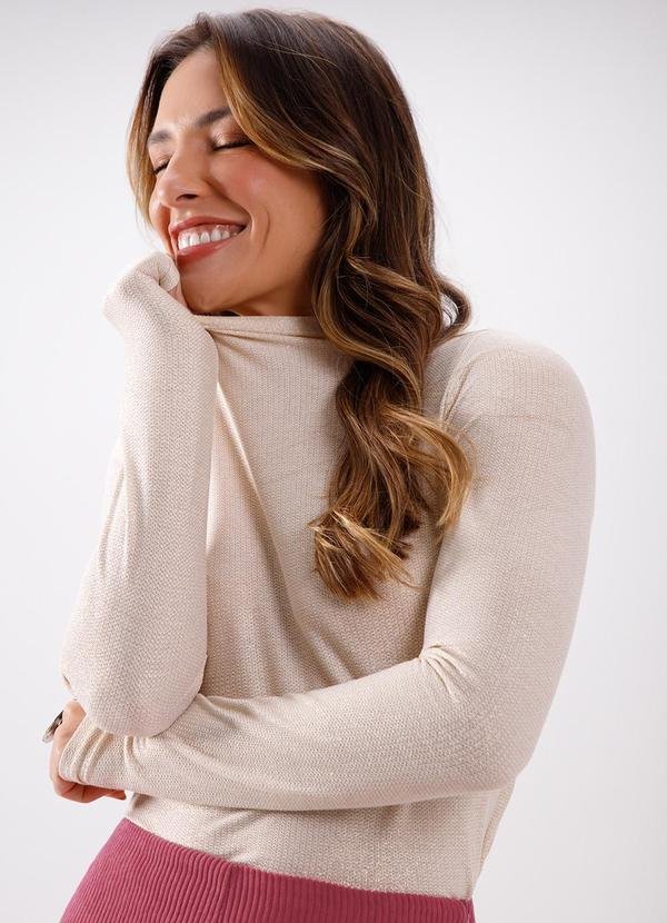 Blusa com Gola Alta em Malha Bege