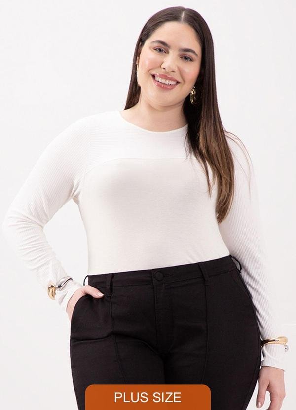 Imagem principal Blusa com Recorte e Gola Redonda Off White Lunender Mais Mulher Lunender Mais Mulher