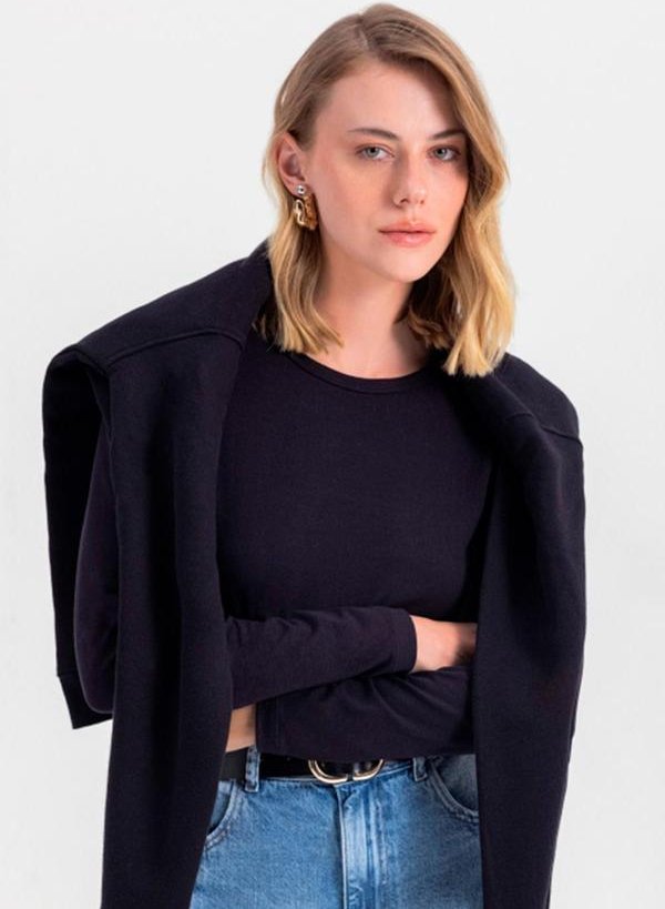 Blusa Feminina Essencial em Algodão Preto
