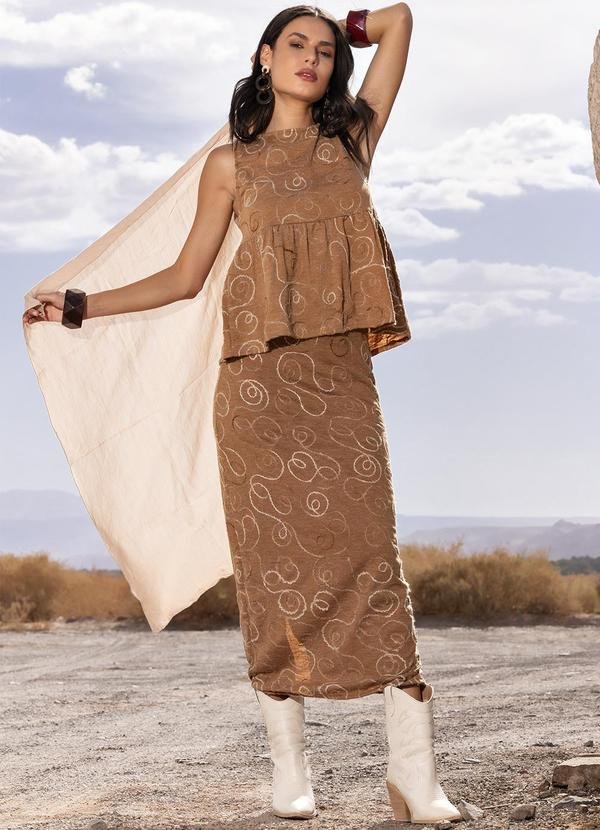 Imagem principal Blusa Marrom em Malha Bordada Quintess Quintess