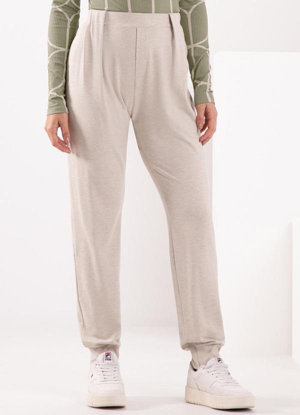 Calça com Barras Ajustadas em Moletom Bege