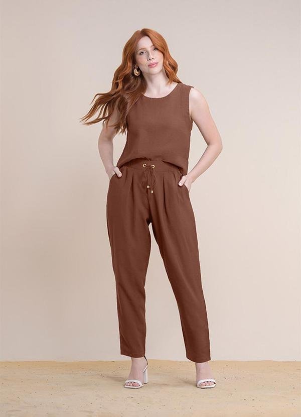 Calça Reta Alfaiataria Marrom