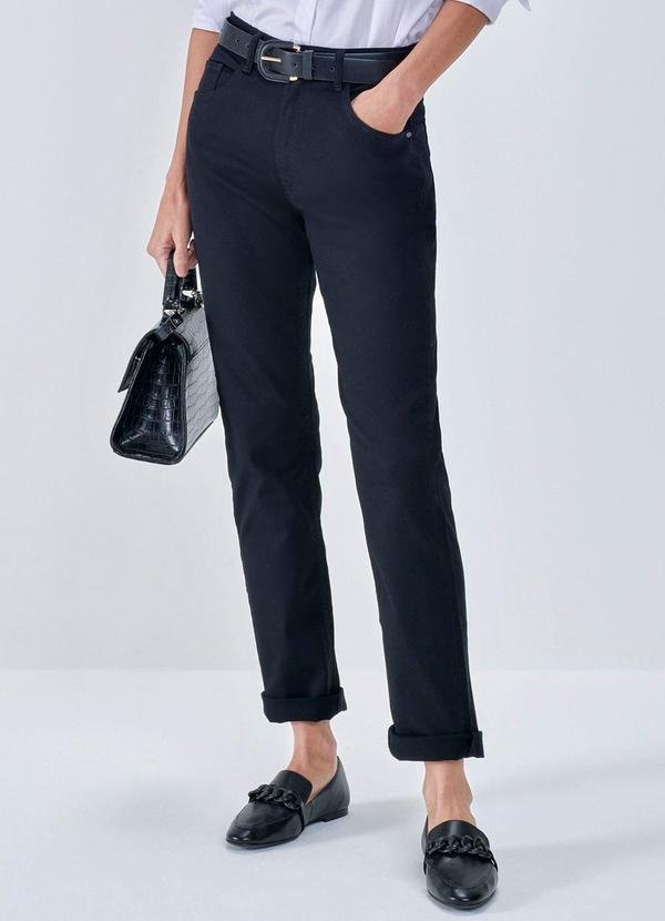 Calça Reta de Sarja Preto Oana