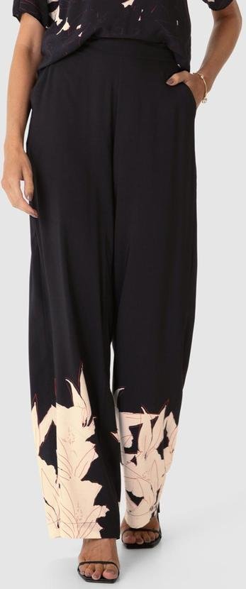 Imagem principal Calça Reta Tropical em Viscose Preto Malwee Malwee