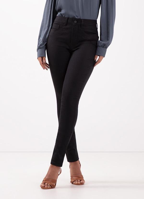 Imagem principal Calça Skinny em Sarja Amaciada de Preto