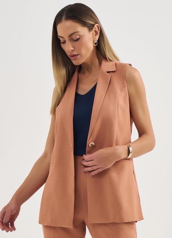 Colete Alongado de Alfaiataria Camel Crislene