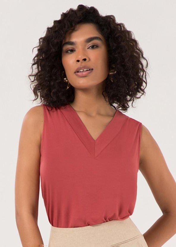 Imagem principal Blusa com Decote em V em Malha de Viscose Rosa Lunender Lunender