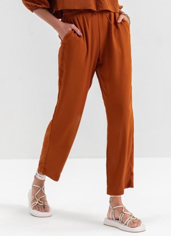 Calça de Viscose Feminino Marrom