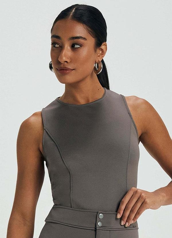Regata Feminina com Recortes Cinza