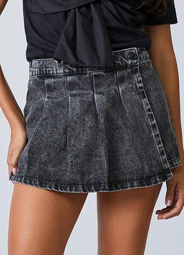 Short Saia Trendy Jeans com Pregas Preto