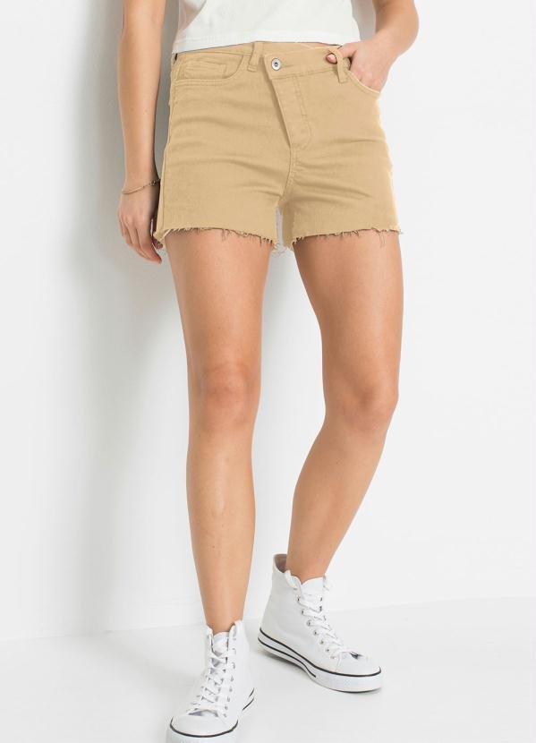 Shorts com Bolso Curto Bege