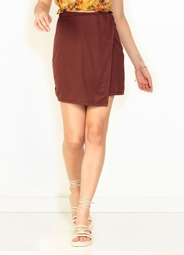 Short Saia Marrom com Sobreposição com Amarração