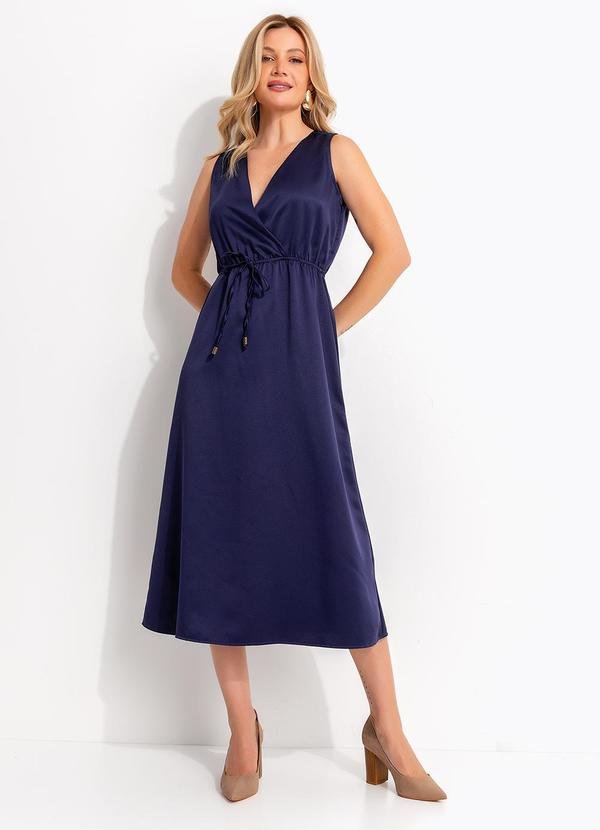 Imagem principal Vestido Longuete Acetinado Azul Marinho com Decote Transpassado e Bolsos Quintess Quintess