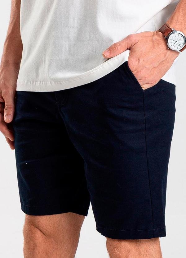 Imagem principal Bermuda Masculina em Sarja Azul Diametro Diametro