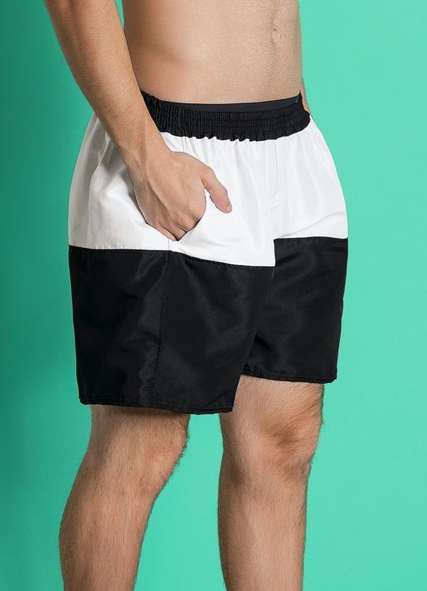 Imagem principal Bermuda Masculina Preta e Branca Moda Pop Moda Pop