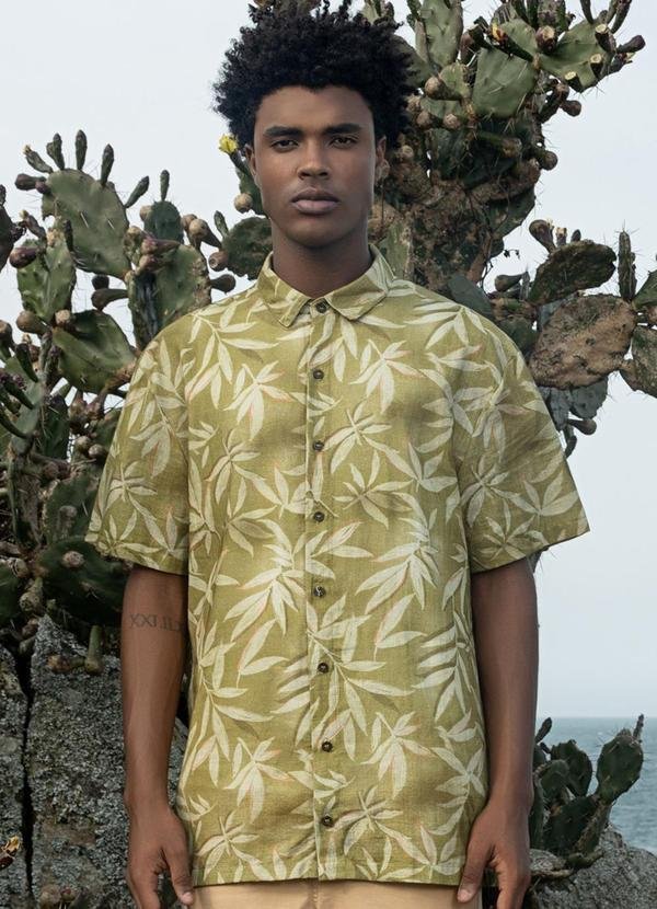 Imagem principal Camisa Masculina Estampada Verde The Philippines The Philippines