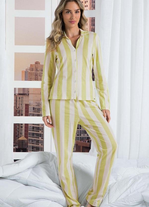 Pijama Feminino Camisa e Calça Estampados Verde
