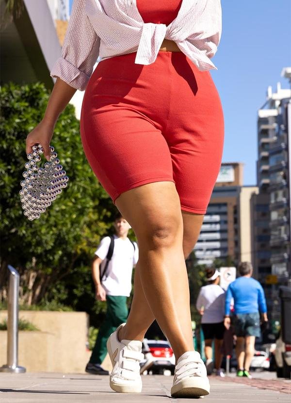 Imagem principal Bermuda Ciclista Vermelha em Canelado Marguerite Marguerite