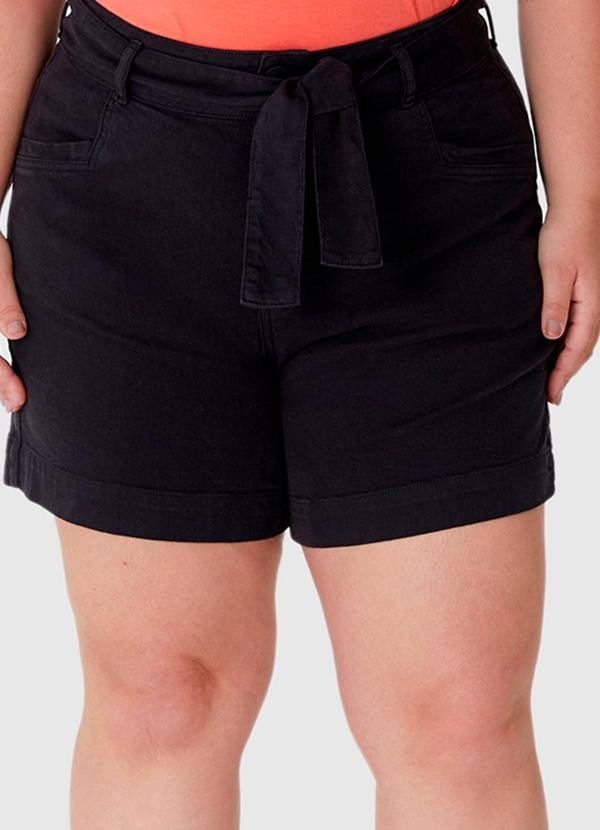 Imagem principal Bermuda Mom Cintura Alta Sarja Plus Preto Malwee Malwee