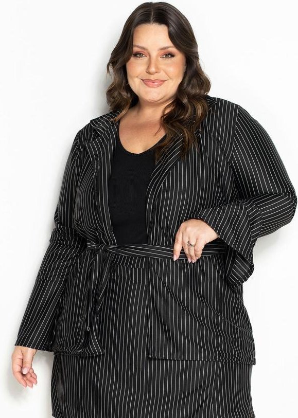 Blazer Risca de Giz com Faixa Avulsa Plus Size