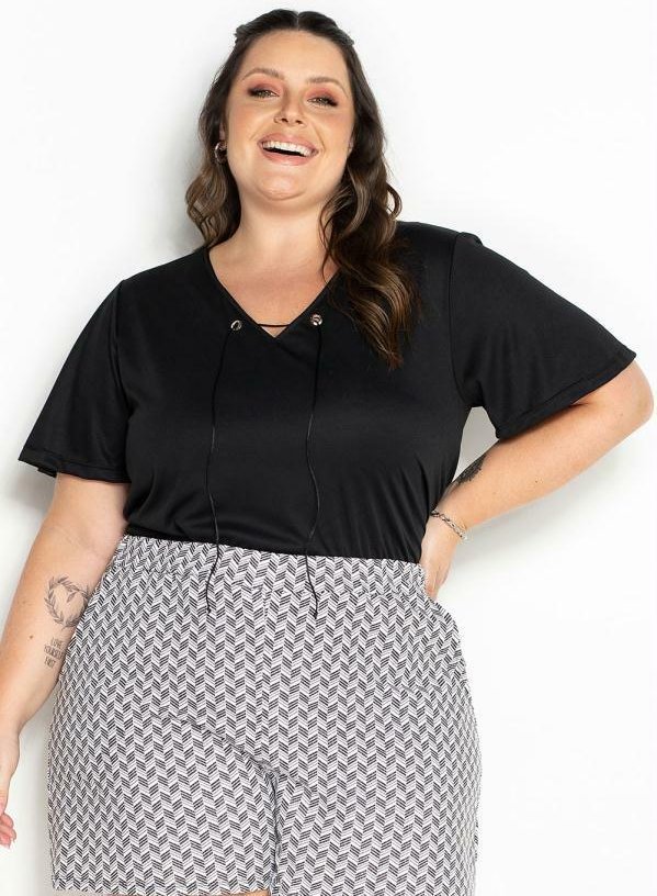 Imagem principal Blusa Preta com Ilhoses Plus Size Marguerite Marguerite