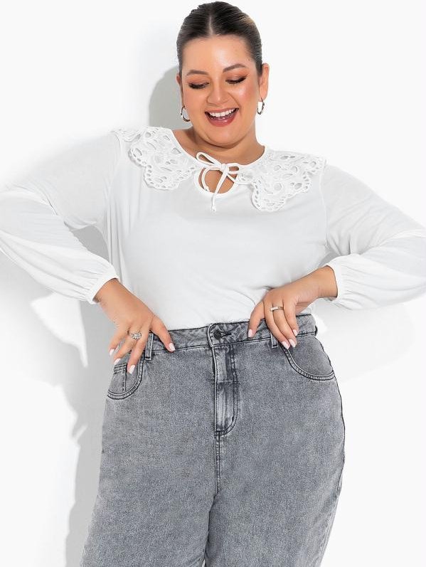 Blusa com Gola em Guipir Off White Plus Size