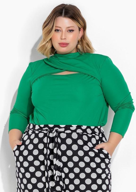Blusa Verde com Gola Alta Plus Size