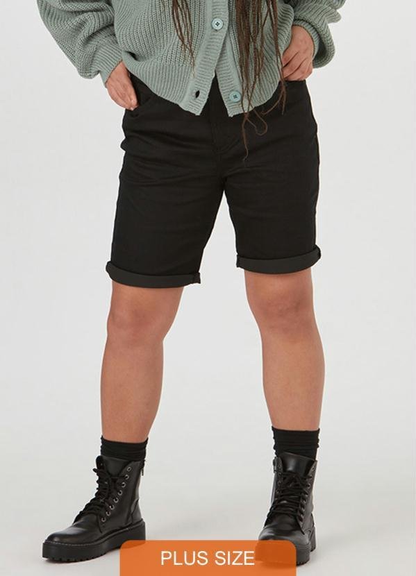 Imagem principal Bermuda Preta Ciclista em Sarja Feminina Plus MALWEE PLUS MALWEE PLUS