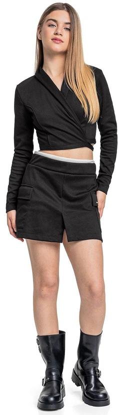 Conjunto com Blazer e Short-Saia Preto