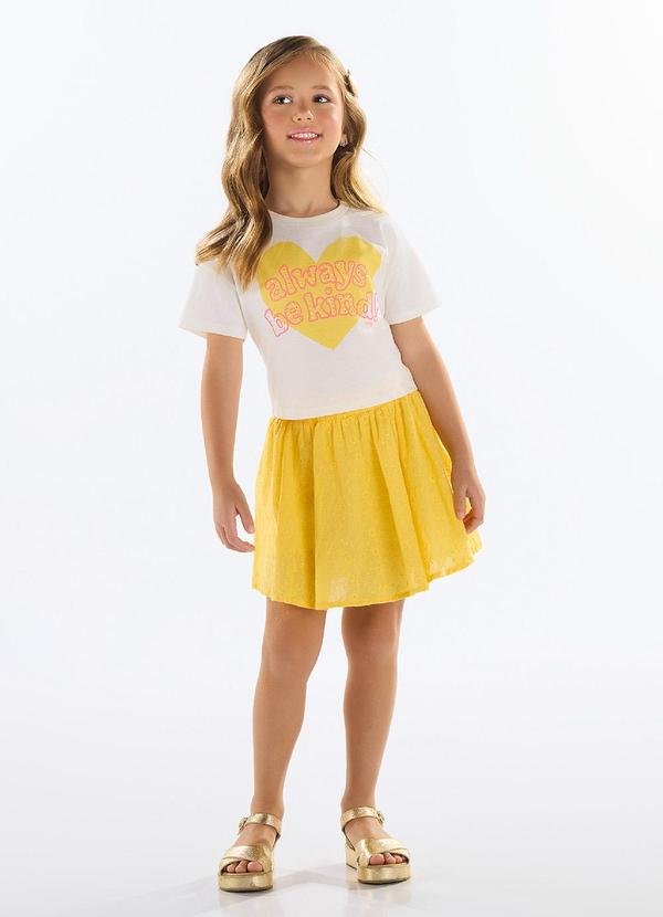 Conjunto com Blusa de Strass e Saia Amarelo