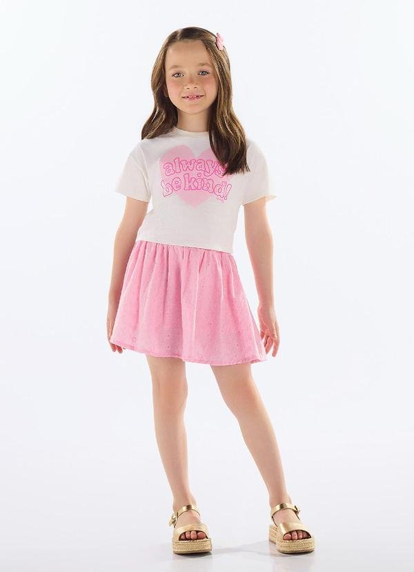 Conjunto com Blusa de Strass e Saia Rosa