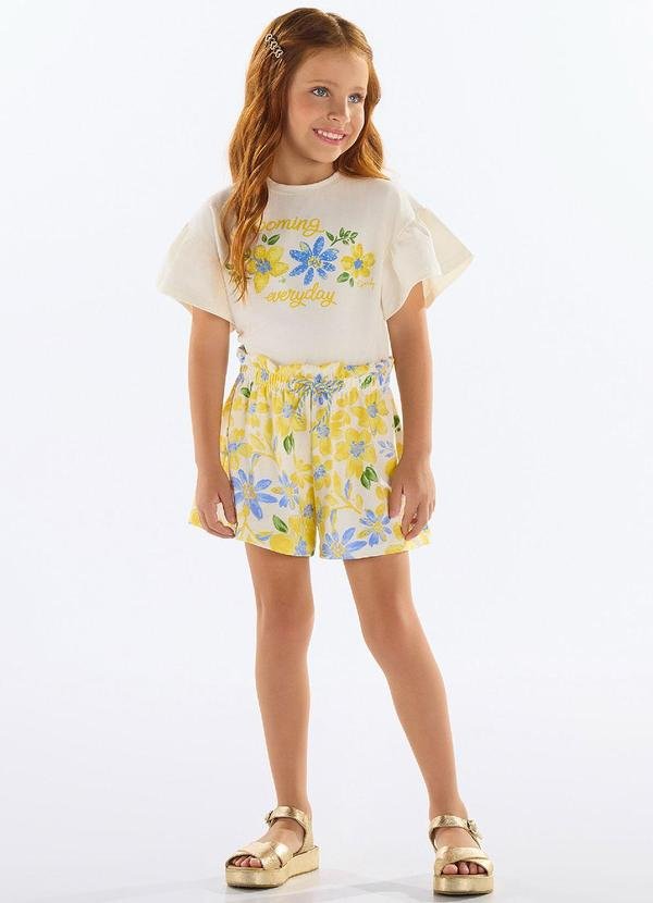 Imagem principal Conjunto com Blusa e Short Floral Bege Quimby Quimby