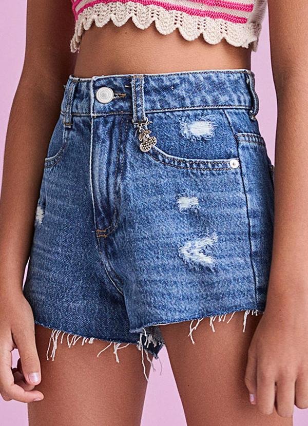 Short Jeans com Pingente de Cerejas Azul