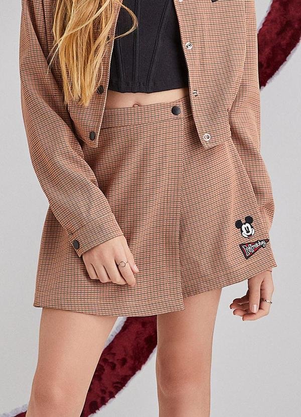 Shorts Saia Xadrez do Mickey Camel