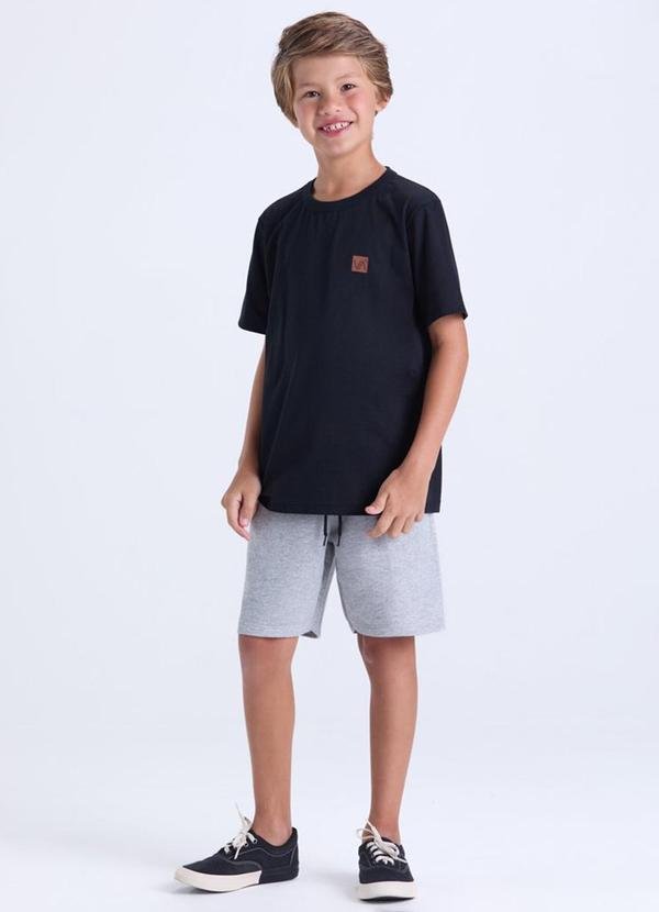 Imagem principal Conjunto Infantil Camiseta Lisa Aplique Preto VIDA COSTEIRA VIDA COSTEIRA