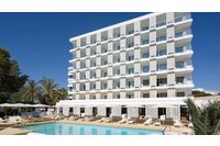 Palma de Mallorca, España - Hotel de estilo mediterráneo con piscina, solárium, restaurante, bar y música en vivo. Hotel de estilo mediterráneo con piscina, solárium, restaurante, bar y música en vivo.