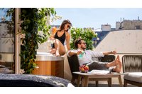 París, Francia - Hotel lujoso y alocado a la vez, clasicismo francés con una decoración inesperada. Hotel lujoso y alocado a la vez, clasicismo francés con una decoración inesperada.