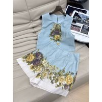 Romantic vibe sleeveless top and high-waisted shorts with floral print