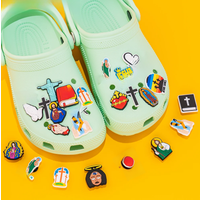 1pcs New Shoe Charm Religion PVC Clog Charms Crucifix Blessed Virgin Mary Clog Pin Clips Jeans Garden Sandal Shoe Decoration