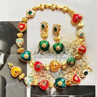 Retro Colorful Artistic Carved Jewelry Carving Colorful Medieval Flower Heart Necklace Palace Style Relief