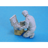 1/35 Resin Figure Model Kits US EOD Robot Controller Unassembled unpainted