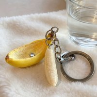 Mini Size 3D Simulation Keychain Three-Dimensional Resin Material Realistic Fruit Keychain Cute Half Peeled Banana Keychain Gift
