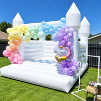 Aufblasbares Weißes Trampolin-Schloss mit Gebläse, Geeignet für Kinder, Spielplätze im Freien und Perfekt für Partys und Hochzeiten